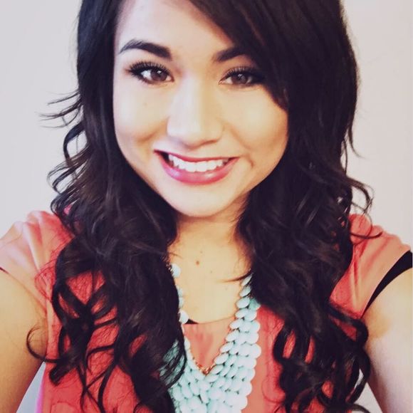 Meet your Posher, Stephanie - Picture 1 of 1